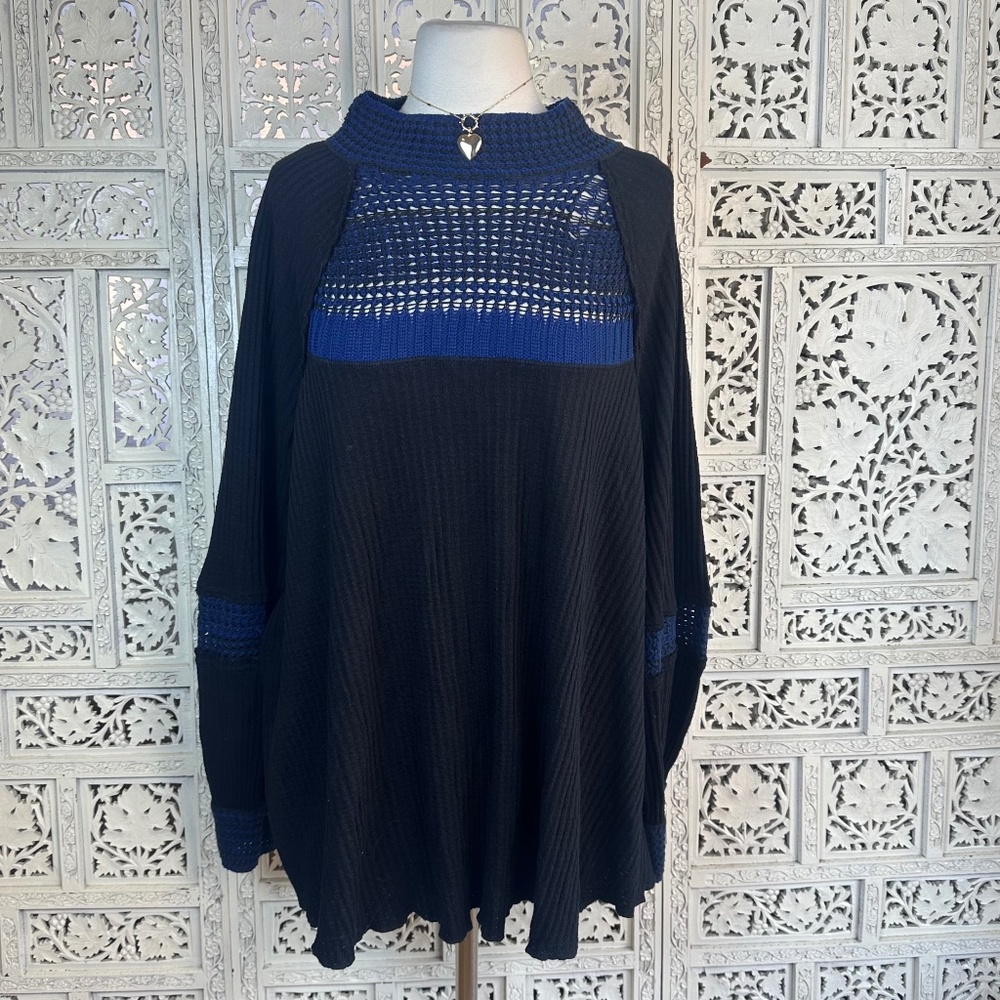 Free People Snow Day Mock Neck Waffle Knit Oversized Tunic Sz Large‎ Black Blue